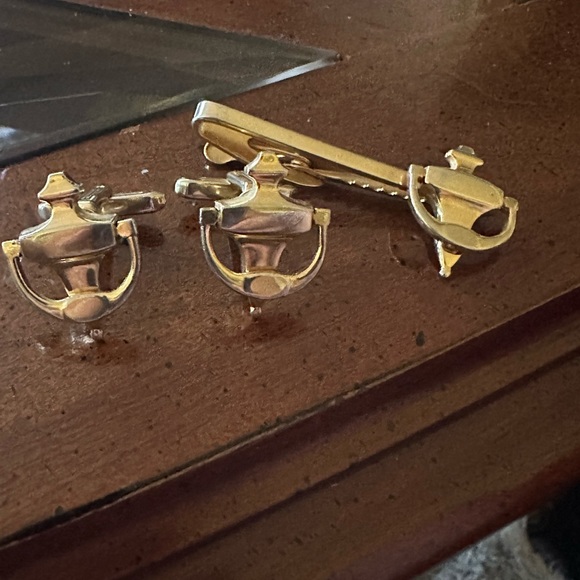 Hickok gold cuff links and tie clasp. Door knocker design - Picture 2 of 6